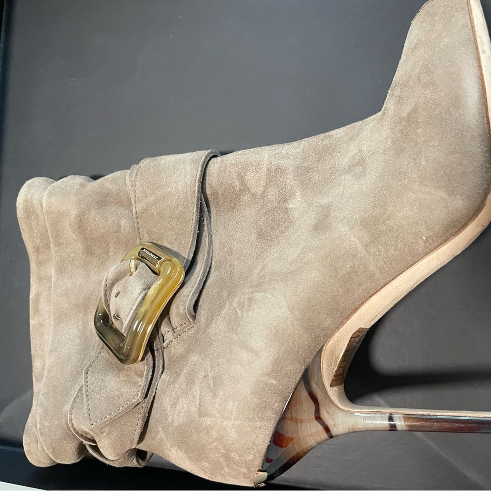 Burberry camel heel boots with box